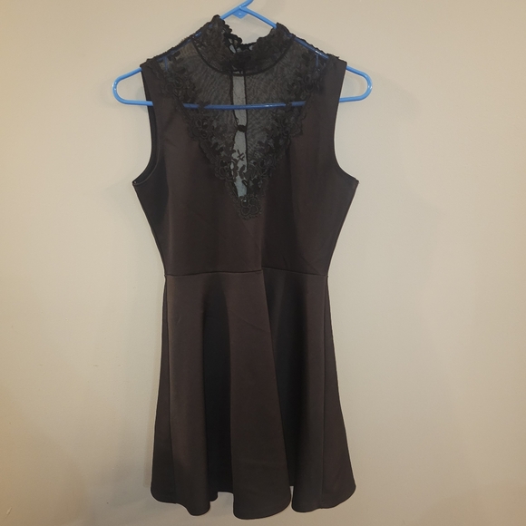 Deb Dress - Picture 1 of 5